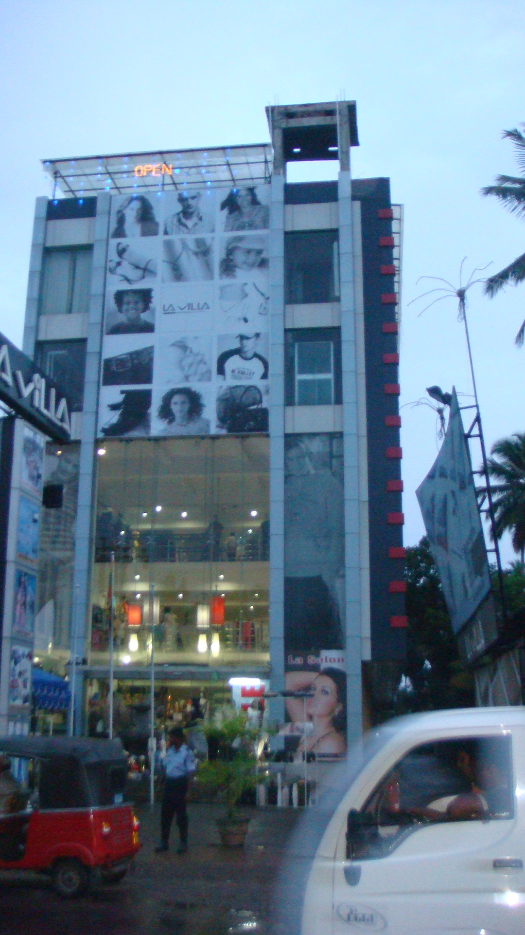 Piliyandala Commercial for sale/rent