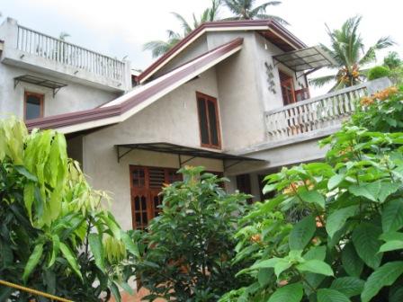 Kadawatha House for sale/rent
