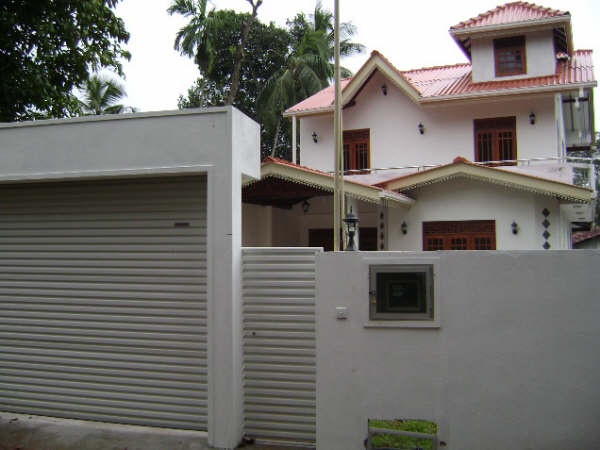 Aturugiriya House for sale/rent