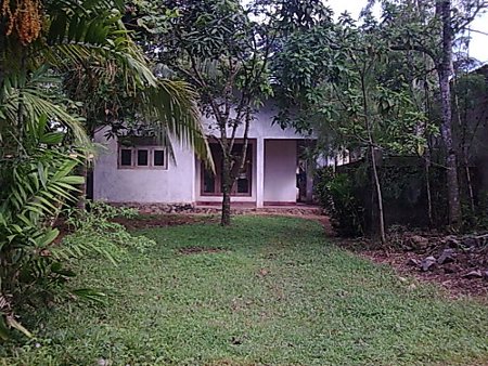 Thalahena Land with house for sale/rent