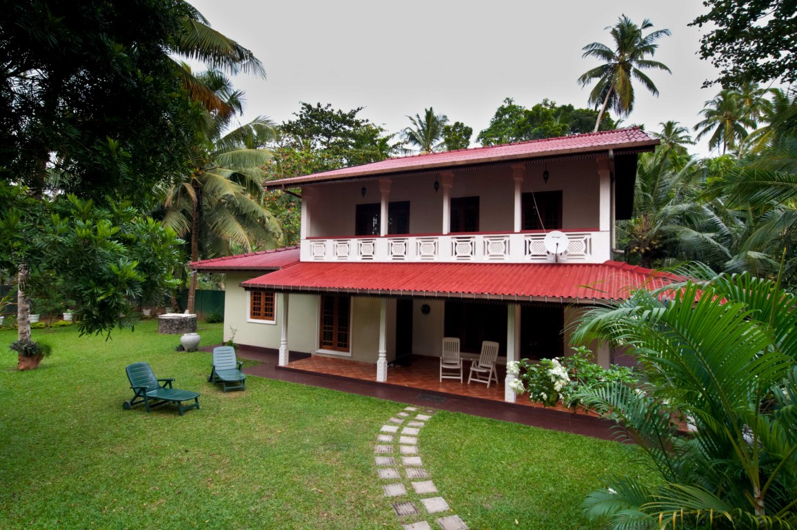 Hikkaduwa Villa for sale/rent