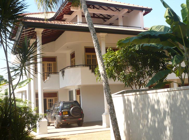 Kadawatha House for sale/rent