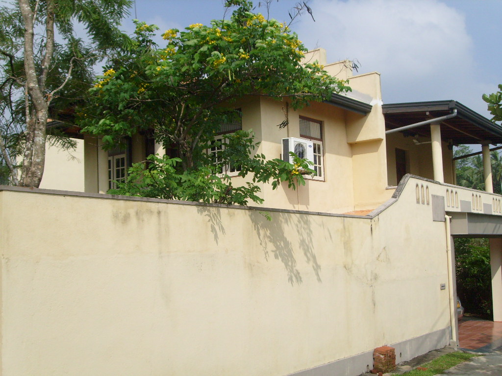 Battaramulla House for sale/rent