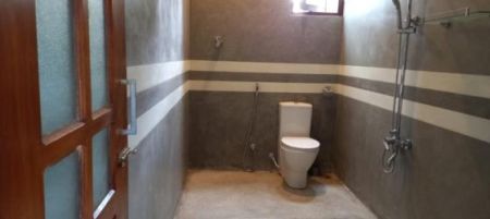 Bathroom - Brand New 5 Bedroom Tourist villa for rent in Habaraduwa for Rs. 375,000  (Per Month)