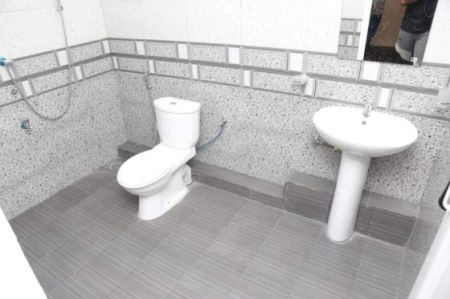 Bathroom - 5 Bedroom Tourist villa for rent in Mirissa for Rs. 290,000 (Per Month)