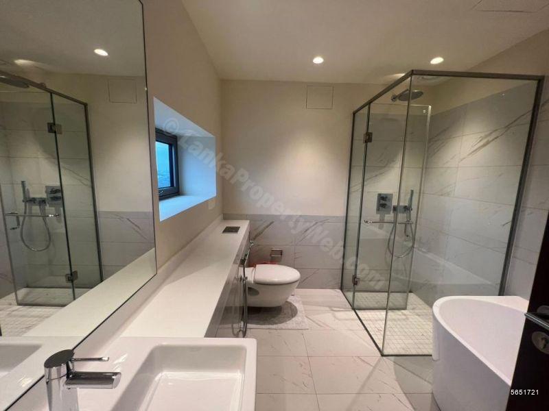 Bathroom - Apartment for sale in Colombo 2