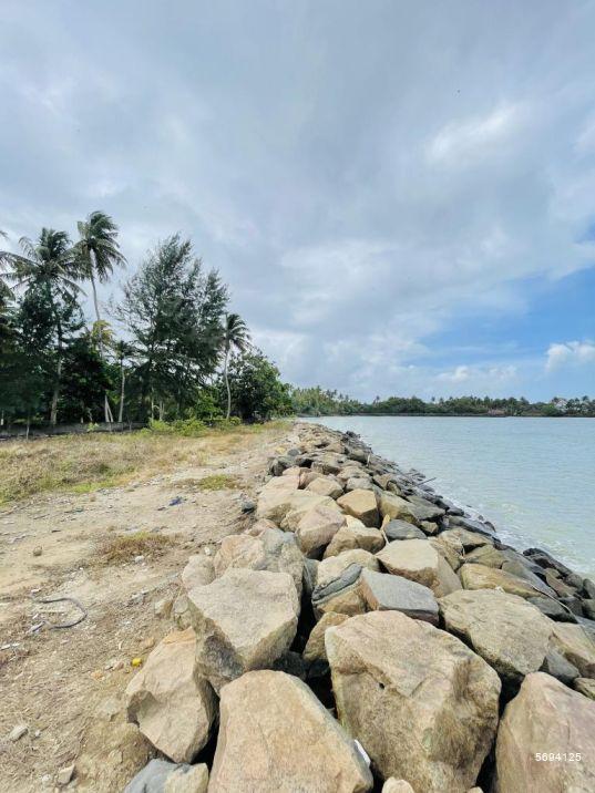 Beachfront land for sale in Matara