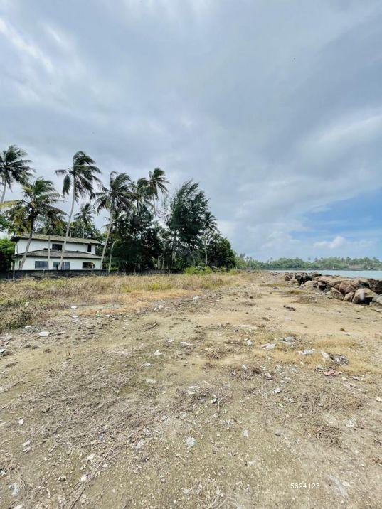 Beachfront land for sale in Matara