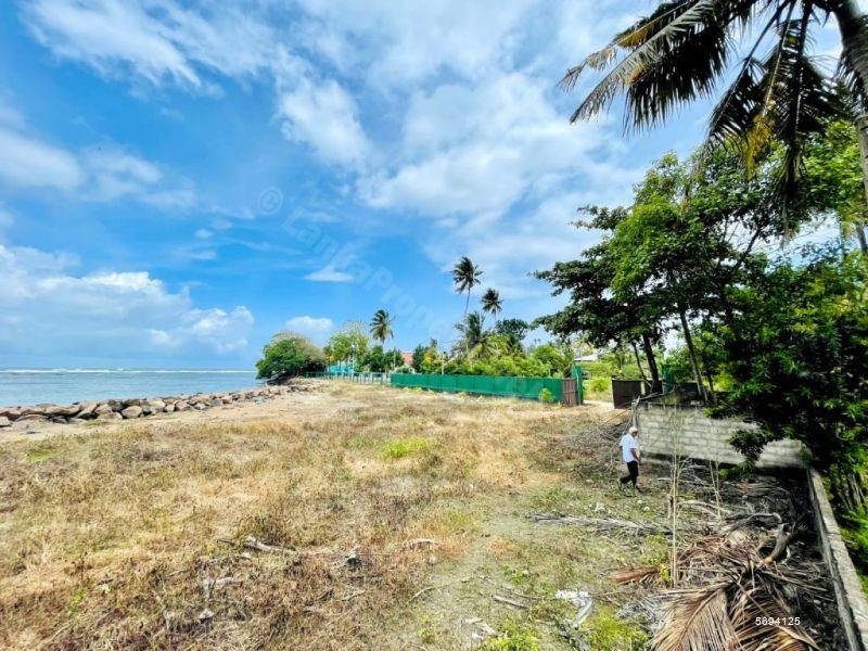 Beachfront land for sale in Matara