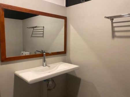 Bathroom - 3 Bedroom apartment for rent in Colombo 7 