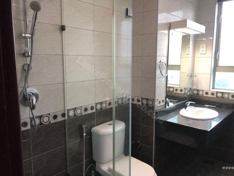 Bathroom - Apartment for rent in Colombo 3
