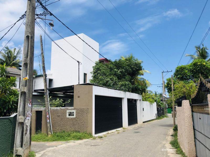 Exterior - House for sale in Katubedda