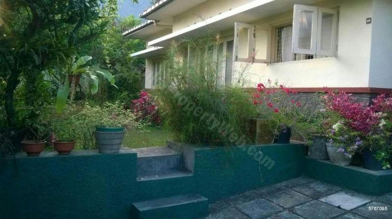 Pool - House for sale in Maharagama
