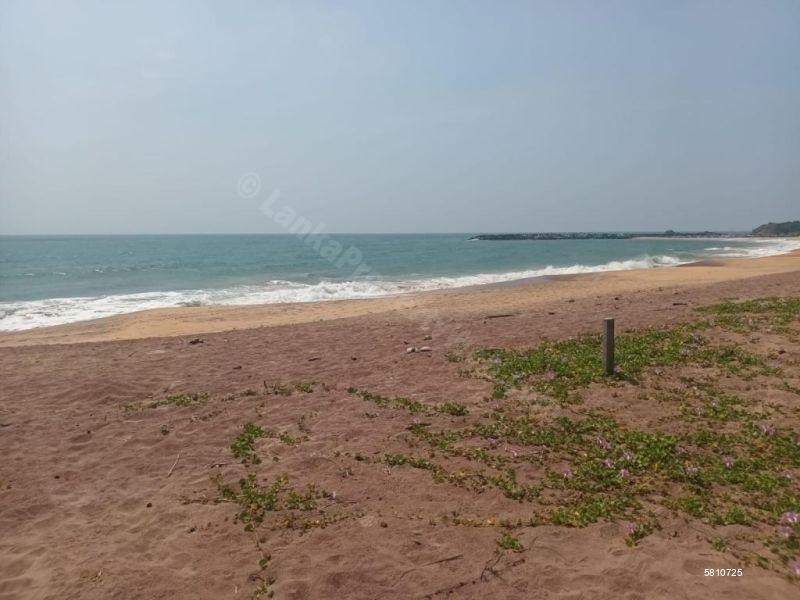 Beachfront land for sale in Kalamatiya