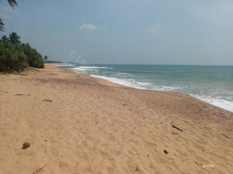 Beachfront land for sale in Kalamatiya