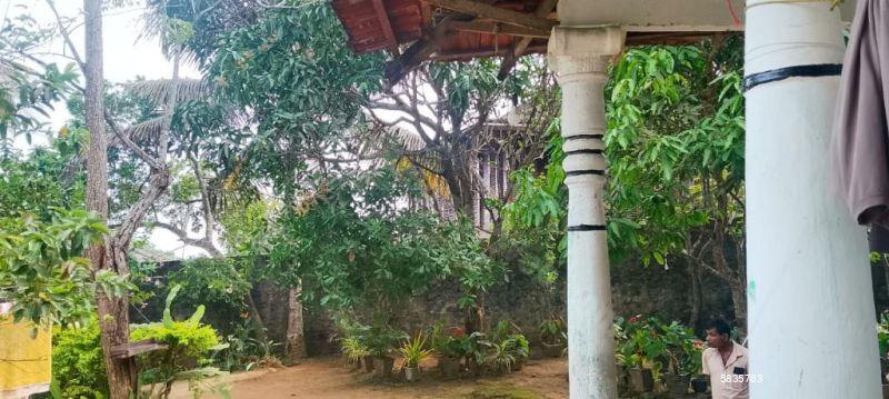 Land with house for sale in Matara