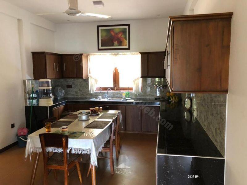 Bungalow for sale in Kandy