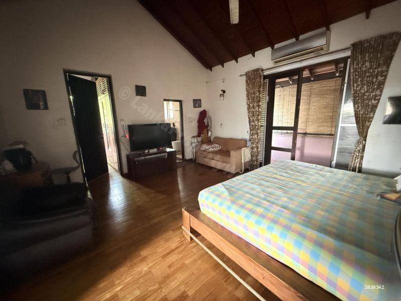 House for sale in Thalawathugoda