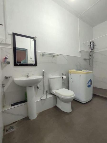 Bathroom - Prime 5-Bedroom House for Sale – Ratmalana 