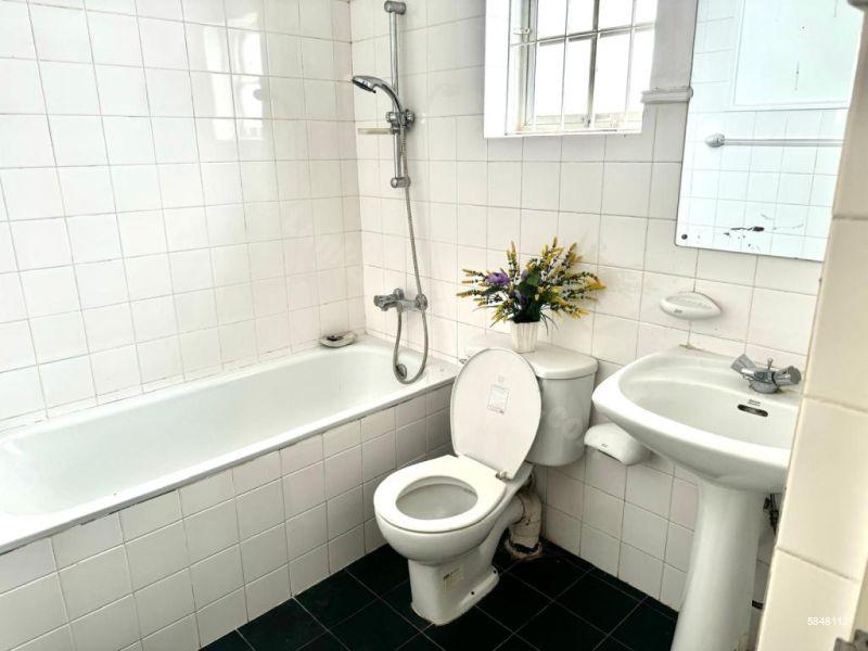 Bathroom - House for sale in Battaramulla