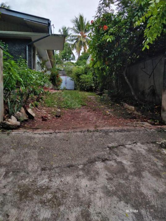 Land with house for sale in Nugegoda