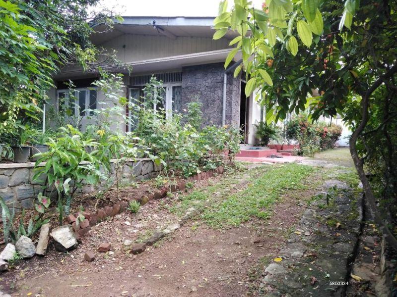 Land with house for sale in Nugegoda