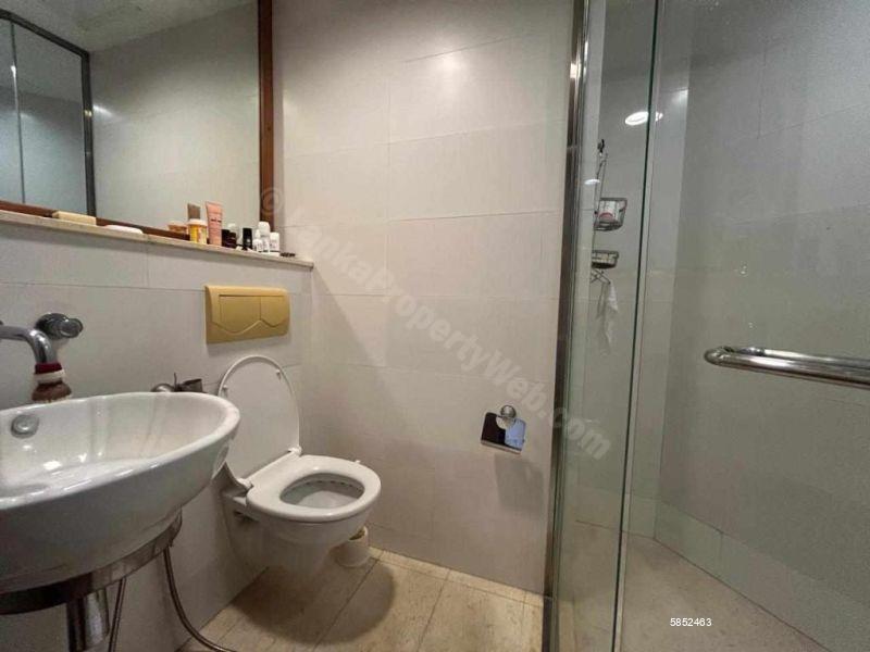 Bathroom - Apartment for rent in Colombo 3