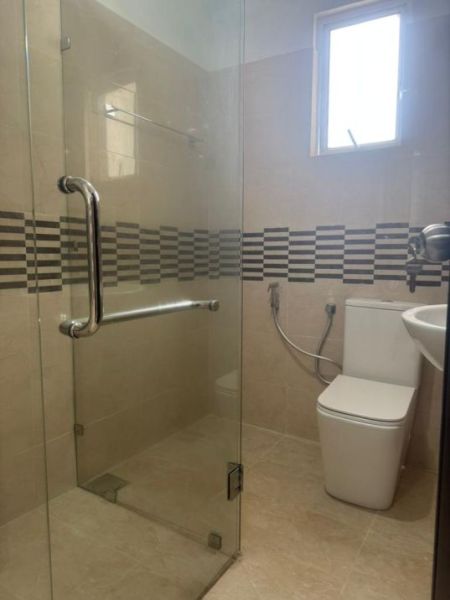 Bathroom - Ref(P-JESI-252)🏢 Apartment for Sale – Bambalapitiya