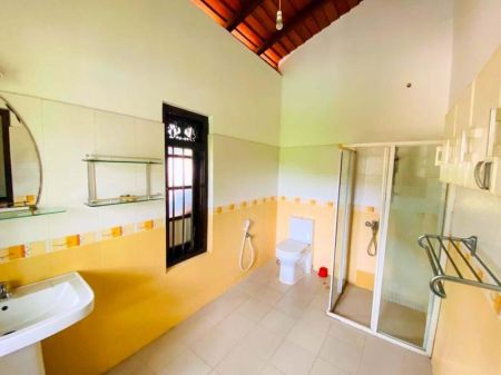 Bathroom - House for Sale in Athurugiriya 