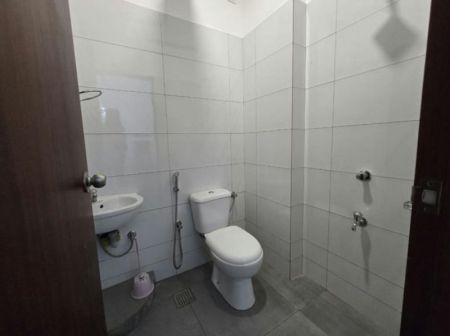 Bathroom - Iconic Galaxy - 02 Bedroom Unfurnished Apartment for Sale in Rajagiriya (A5518)