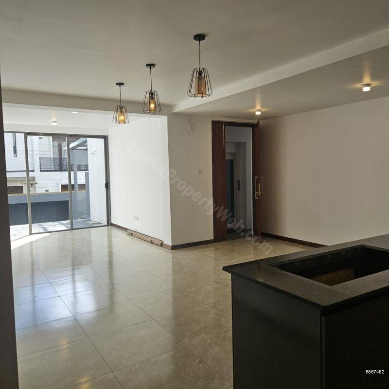 Apartment for sale in Battaramulla