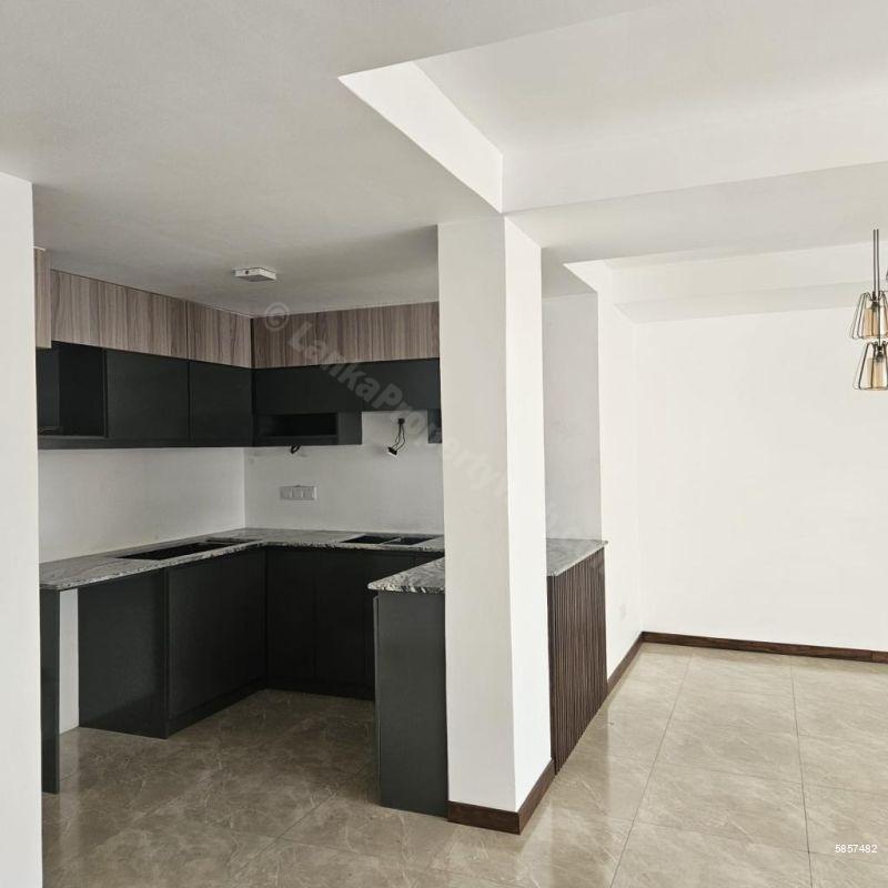 Kitchen - Apartment for sale in Battaramulla