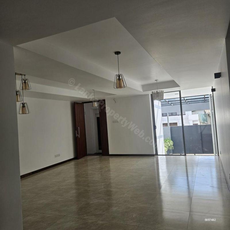 Apartment for sale in Battaramulla
