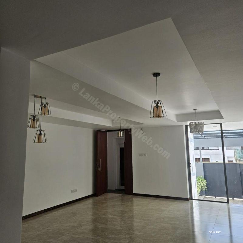 Apartment for sale in Battaramulla