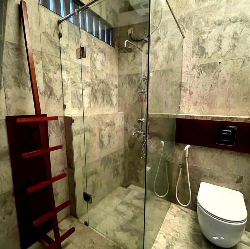 Bathroom - House for sale in Rajagiriya