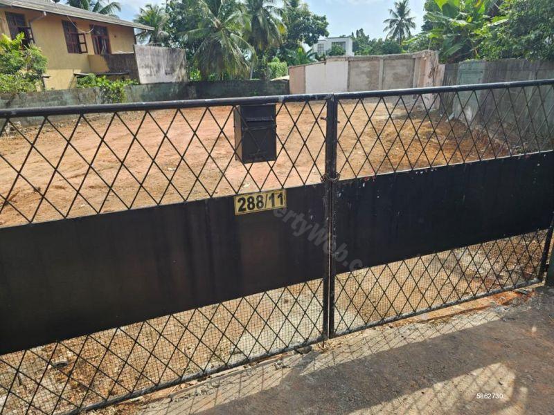 Bare Land for sale in Thalawathugoda