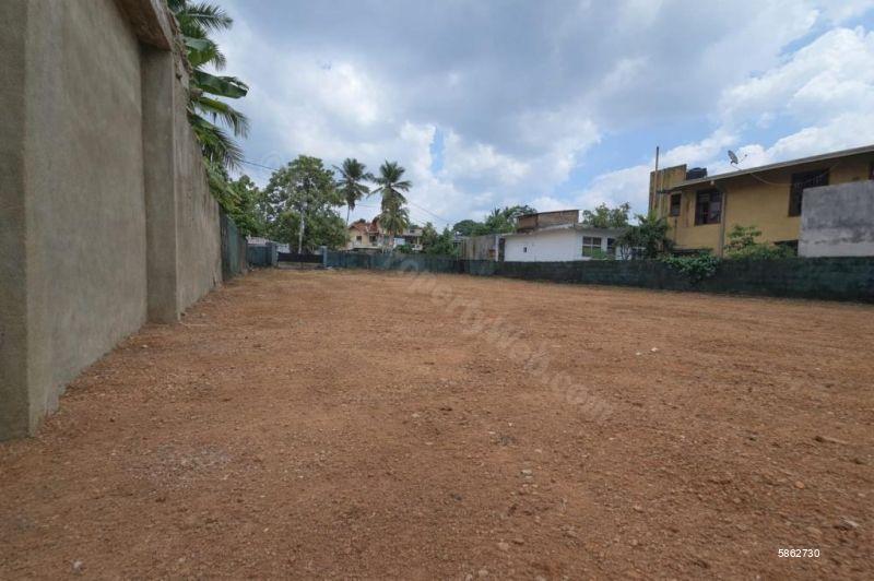 Bare Land for sale in Thalawathugoda