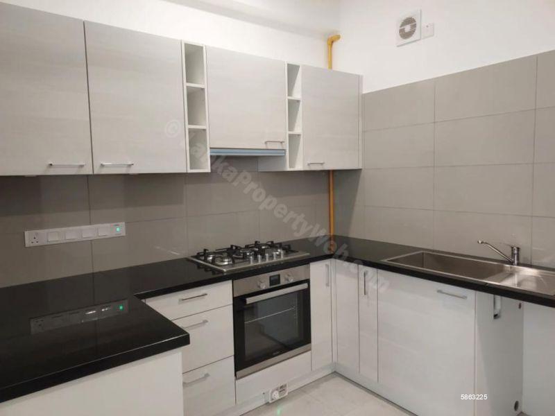 Kitchen - Apartment for sale in Rajagiriya
