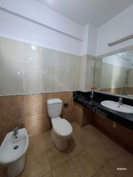 Bathroom - Apartment for rent in Colombo 3