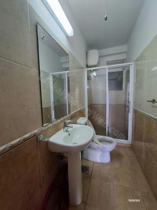 Bathroom - Apartment for rent in Colombo 3