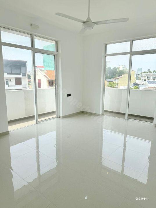 Apartment for sale in Colombo 5