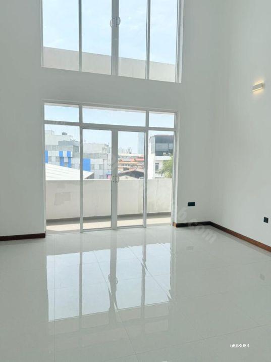 Apartment for sale in Colombo 5
