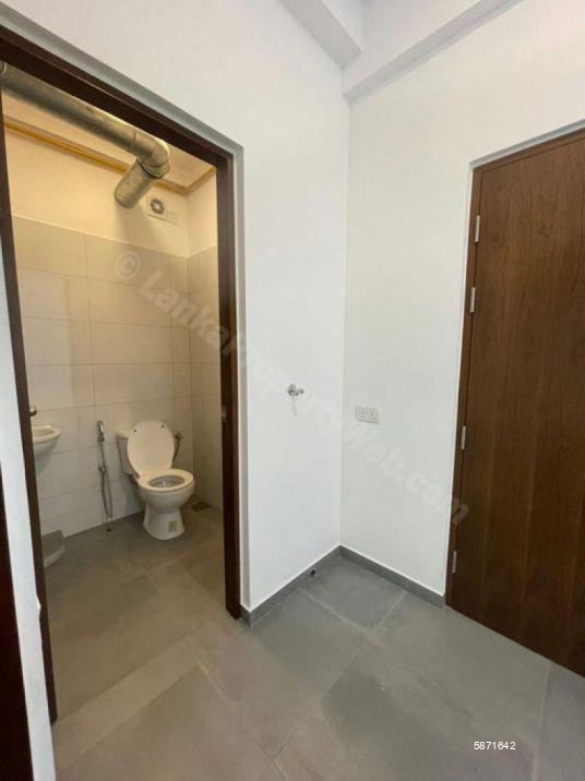 Bathroom - Apartment for rent in Rajagiriya