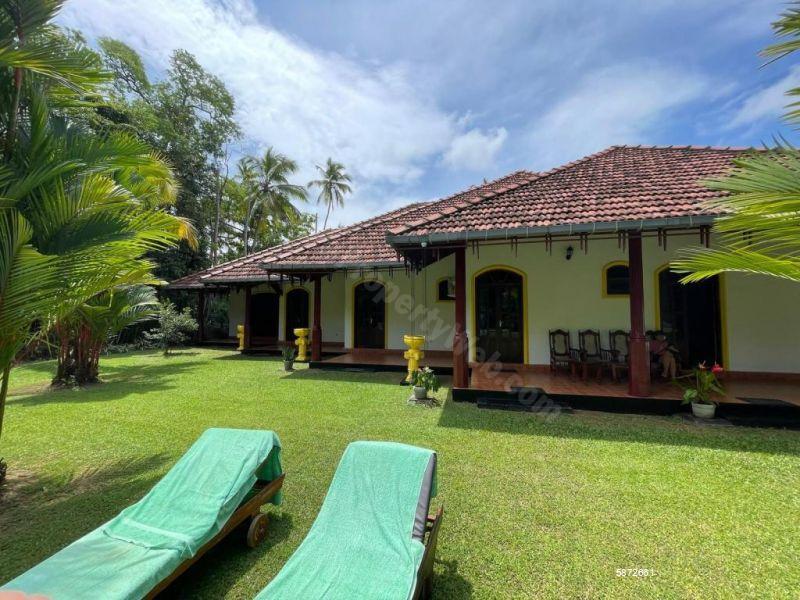 Commercial for sale in Bentota