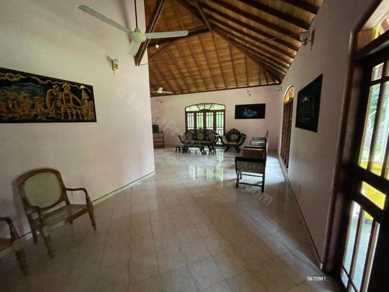 Commercial for sale in Bentota