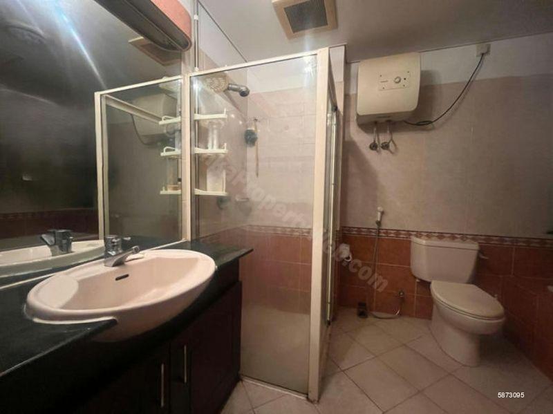 Bathroom - Apartment for sale in Colombo 3