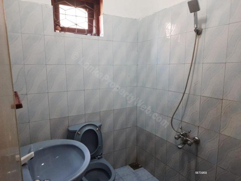 Bathroom - House for rent in Kiribathgoda