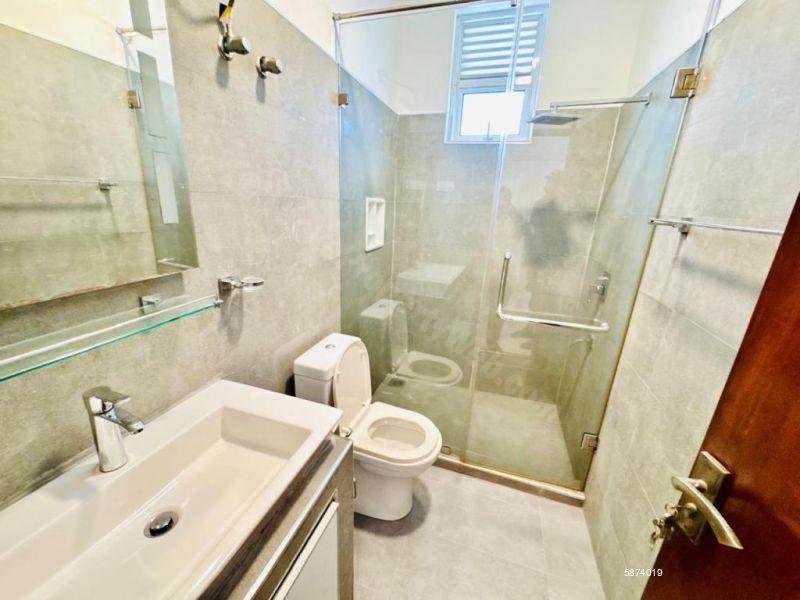 Bathroom - House for sale in Rajagiriya