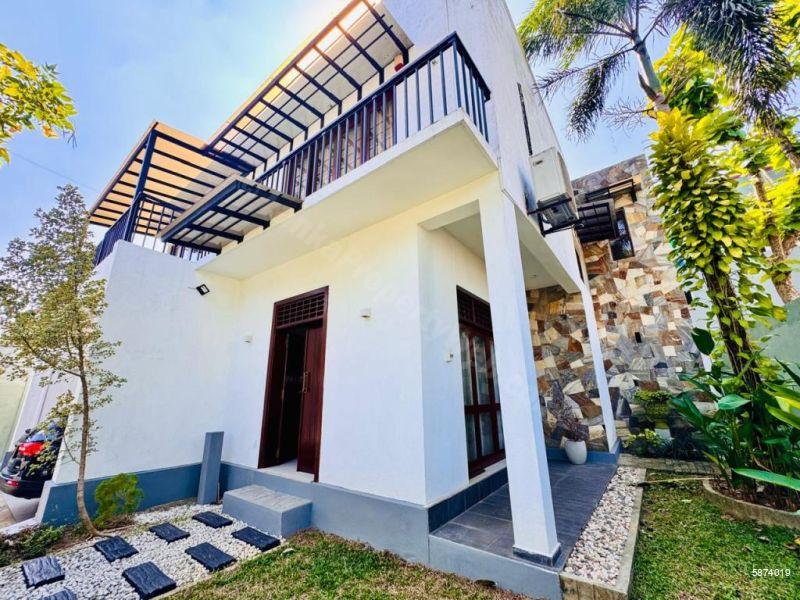 Exterior - House for sale in Rajagiriya