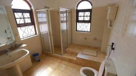 Bathroom - 04 Bedroom Furnished 02 Storied House for Sale in Colombo 08 (A5659)